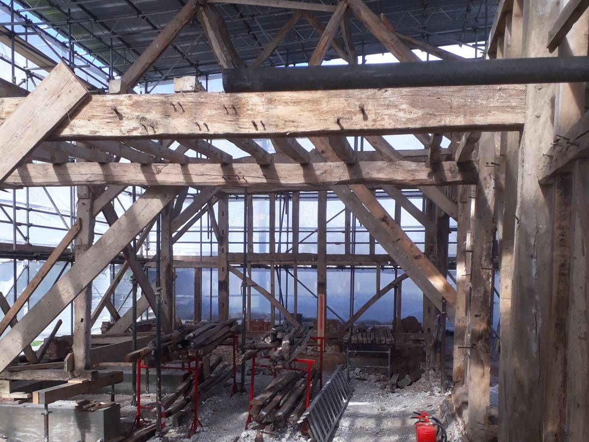 timber-barn-structure