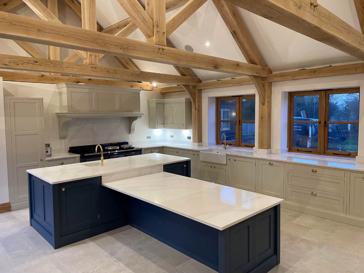 exposed-oak-structure-in-architect-designed-home-in-kent